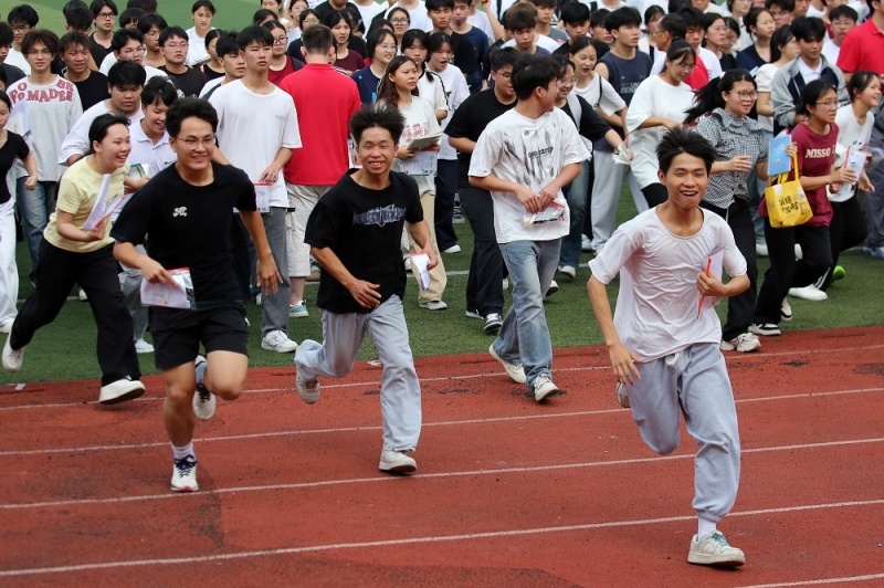 China realiza exame nacional de admissão às universidades