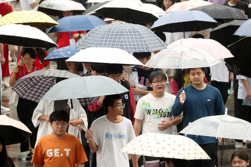 China realiza exame nacional de admissão às universidades