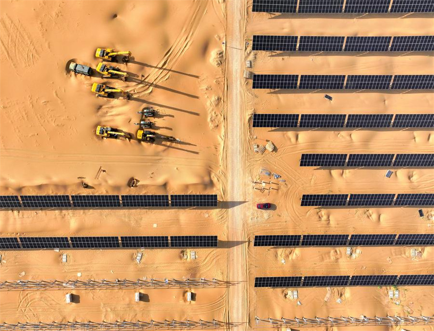 Projetos fotovoltaicos transformam terrenos arenosos em 