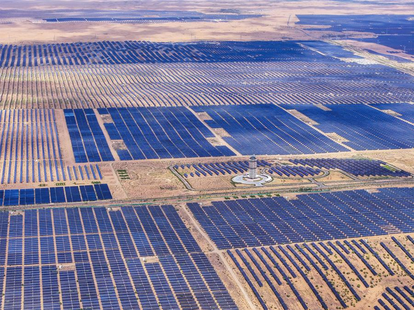 Projetos fotovoltaicos transformam terrenos arenosos em 