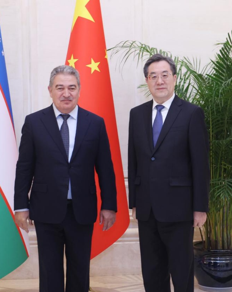 Vice-premiê chinês reúne-se com convidados estrangeiros participantes da conferência do Cinturão e Rota