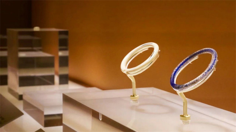 Exposição de arte em vidro Zibo é inaugurada em Beijing