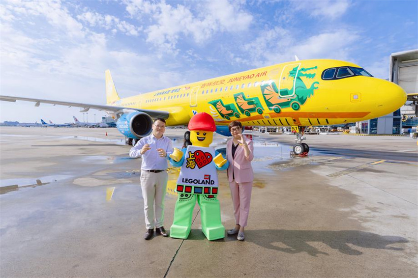 Juneyao Air lança primeiro voo temático da Legoland do mundo