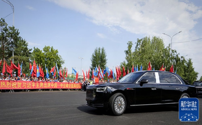 Xi Jinping deixa Astana após participar da segunda Cúpula China-Ásia Central