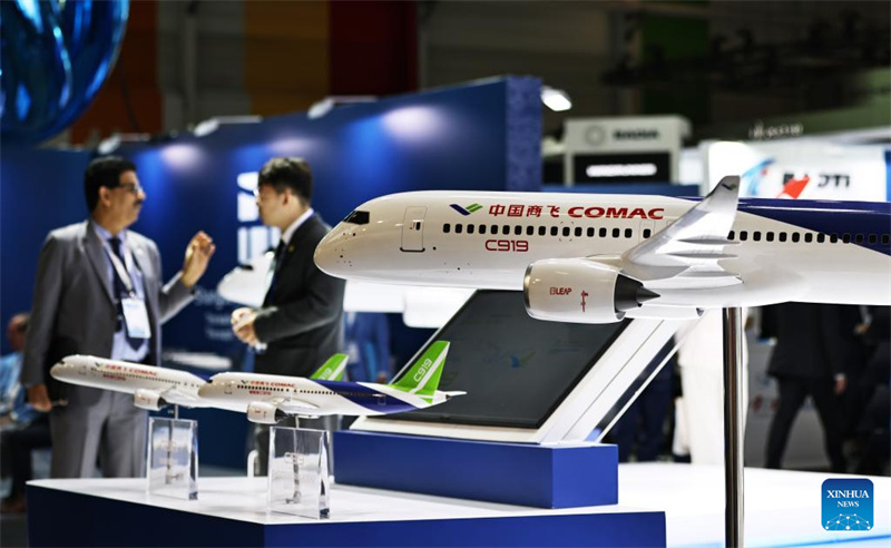 China apresenta seus principais produtos de aviação no 55º Salão Aeronáutico de Paris