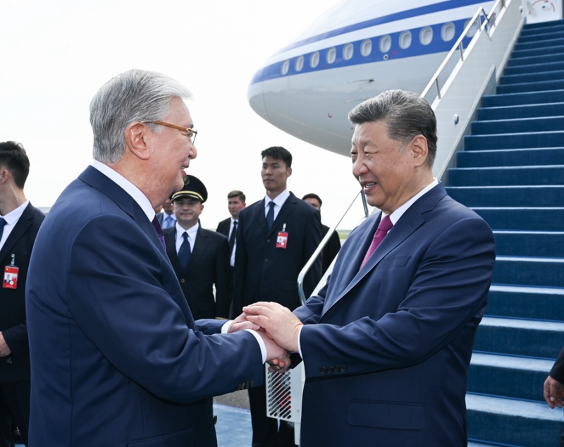 Xi Jinping deixa Astana após participar da segunda Cúpula China-Ásia Central