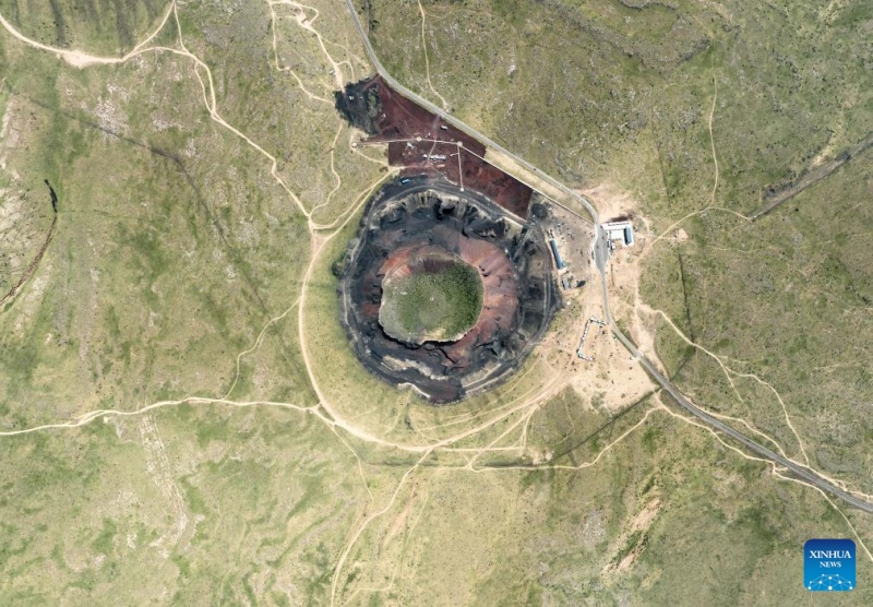 Conjunto de vulcões no norte da China entra na alta temporada turística