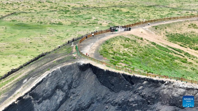 Conjunto de vulcões no norte da China entra na alta temporada turística