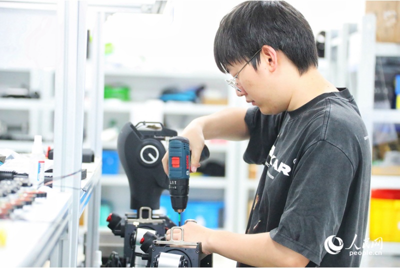 China em Movimento: Henan aposta na indústria de robôs humanoides