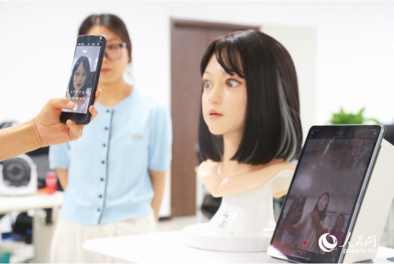 China em Movimento: Henan aposta na indústria de robôs humanoides