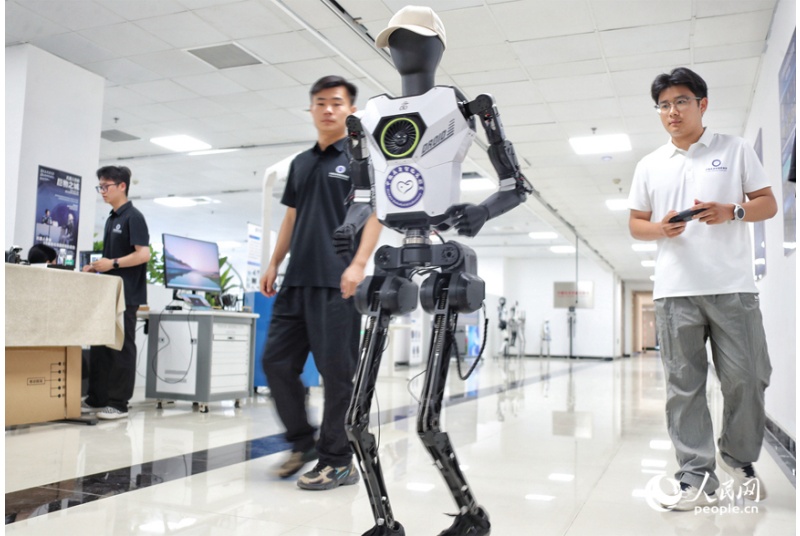China em Movimento: Henan aposta na indústria de robôs humanoides
