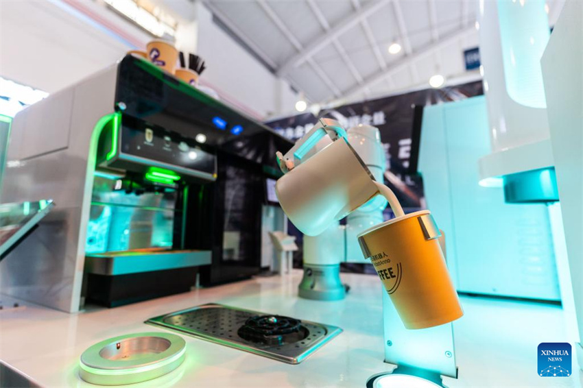 Exposições de alta tecnologia exibidas na 9ª Expo China-Sul da Ásia em Kunming, sudoeste da China