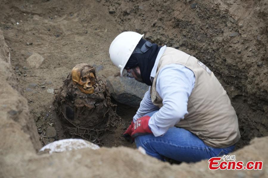 Múmia de mais de mil anos é descoberta por acaso em Lima