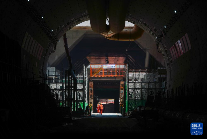 Túnel subaquático de maior diâmetro do mundo conclui trecho do Rio Amarelo