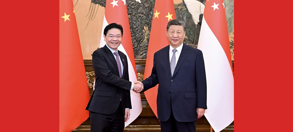 Xi Jinping se encontra com o primeiro-ministro de Singapura