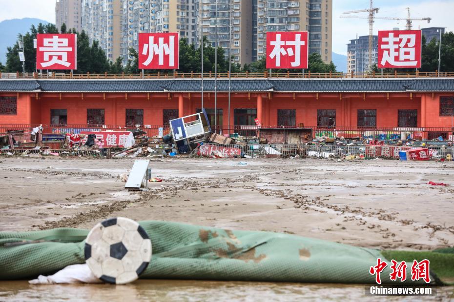Limpeza e reparos avançam após enchente em Guizhou