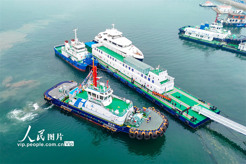 Primeiro navio rebocador híbrido hidrogênio-elétrico da China entra em operação