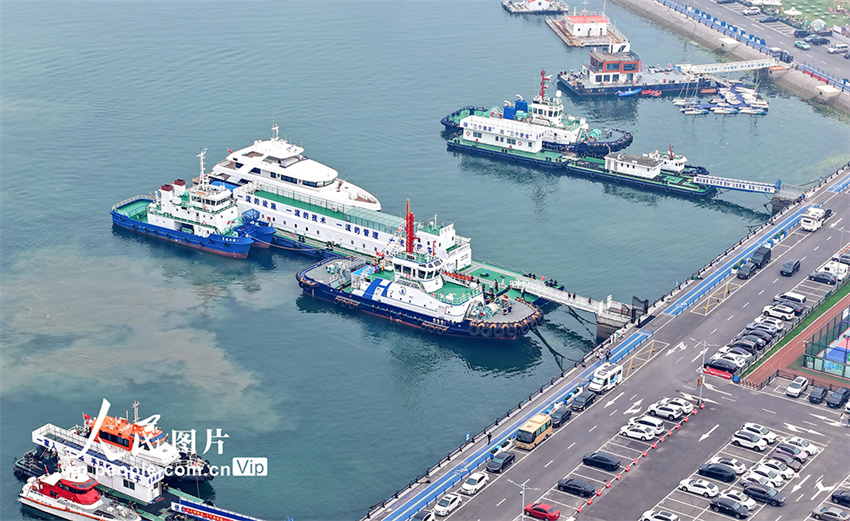 Primeiro navio rebocador híbrido hidrogênio-elétrico da China entra em operação
