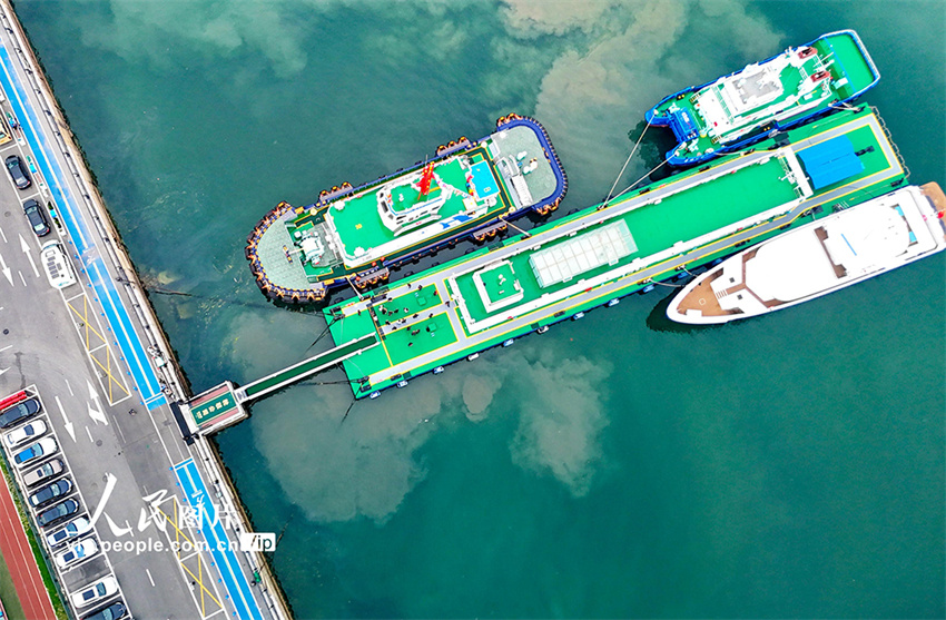 Primeiro navio rebocador híbrido hidrogênio-elétrico da China entra em operação