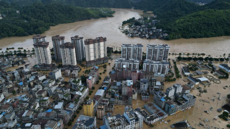 Esforços de socorro seguem no distrito do sudoeste da China atingido por enchentes