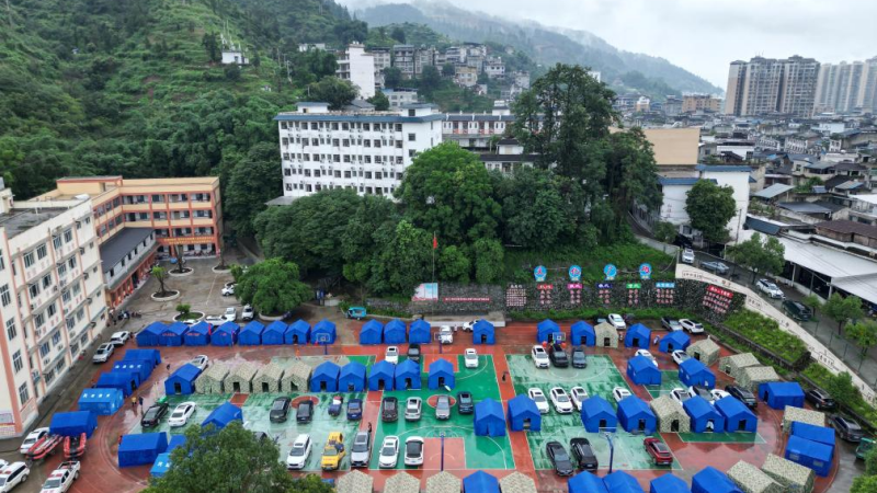 Esforços de socorro seguem no distrito do sudoeste da China atingido por enchentes