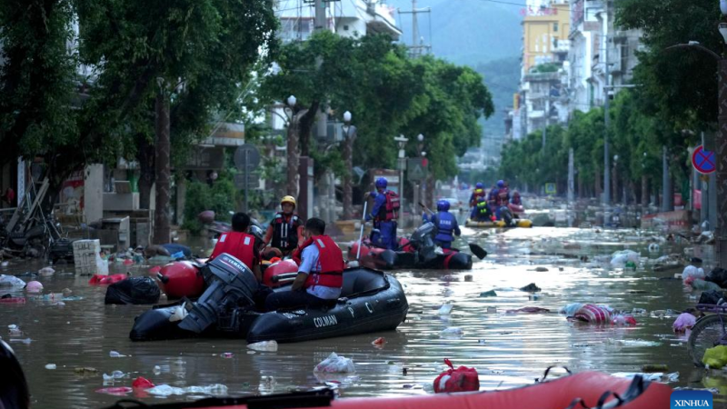 Esforços de socorro seguem no distrito do sudoeste da China atingido por enchentes