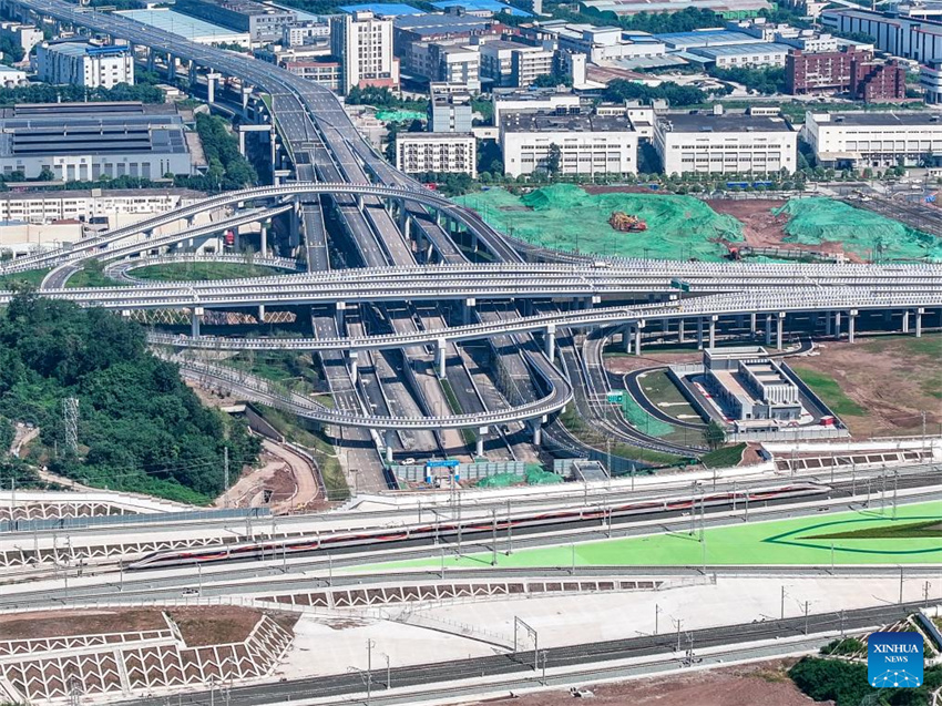 Importante ligação ferroviária de alta velocidade é inaugurada no sudoeste da China