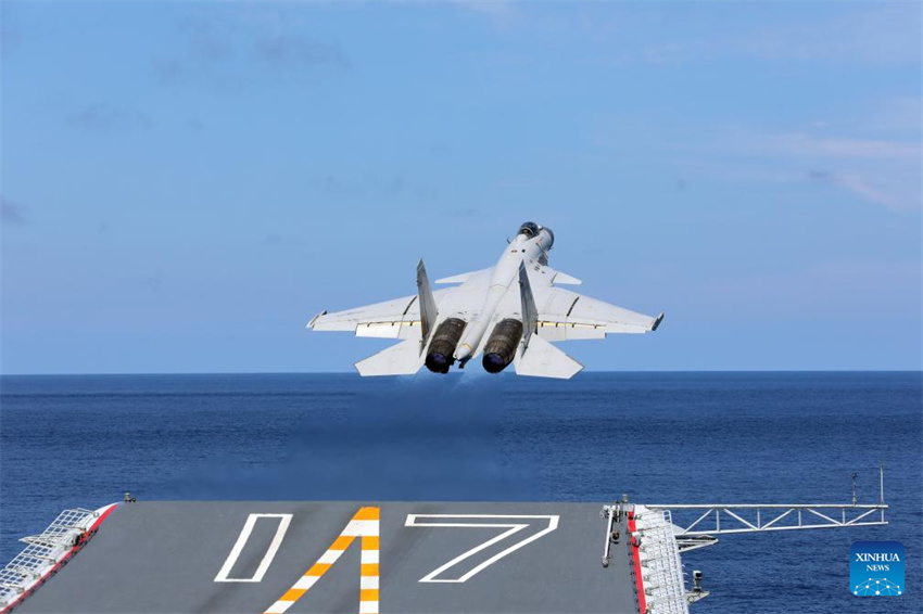 Formações de porta-aviões da China regressam após concluir treinamento em alto-mar