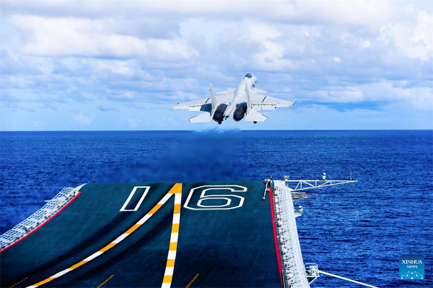 Formações de porta-aviões da China regressam após concluir treinamento em alto-mar