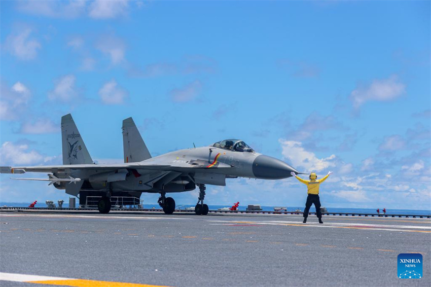 Formações de porta-aviões da China regressam após concluir treinamento em alto-mar