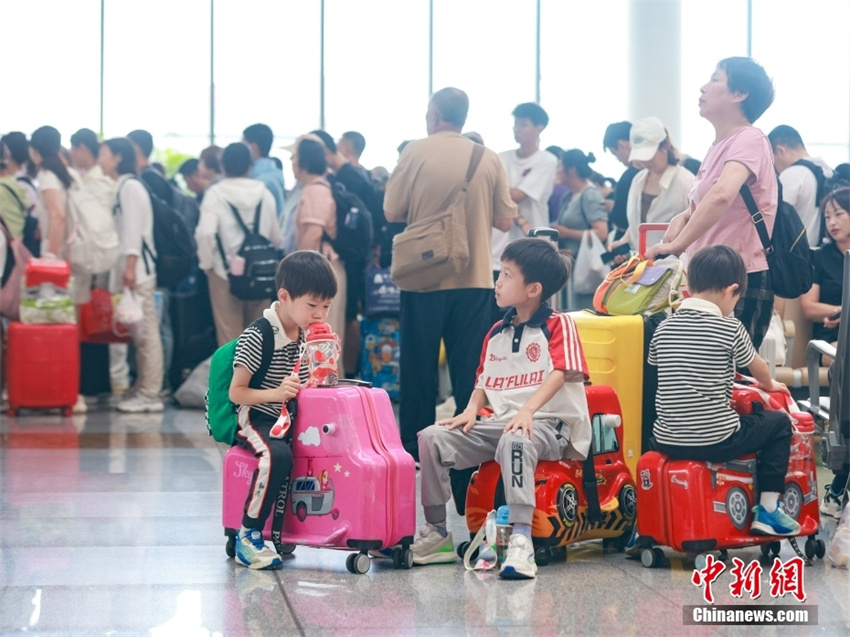 Transporte ferroviário chinês de verão inicia com estimativa de 953 milhões de passageiros