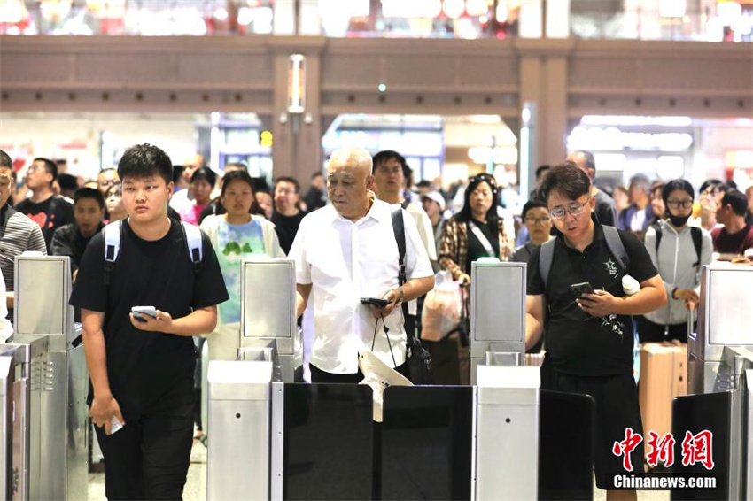 Transporte ferroviário chinês de verão inicia com estimativa de 953 milhões de passageiros