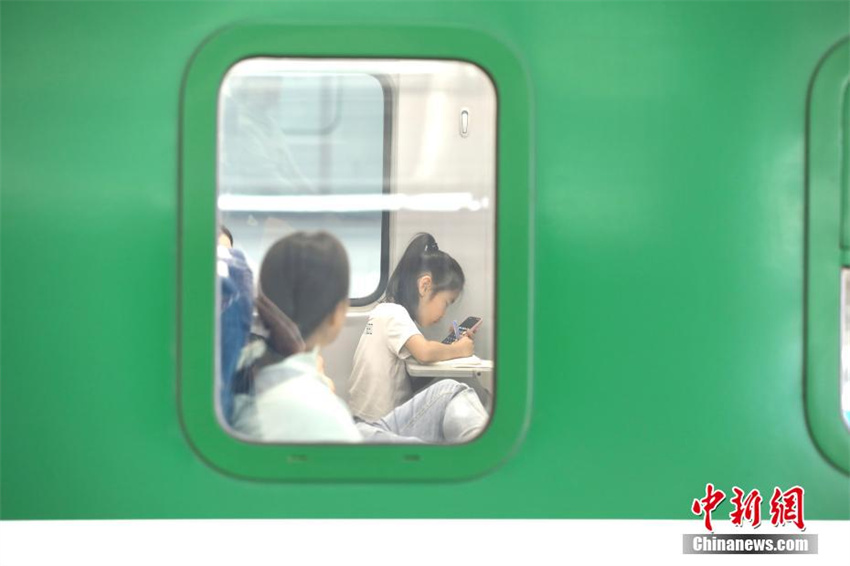 Transporte ferroviário chinês de verão inicia com estimativa de 953 milhões de passageiros