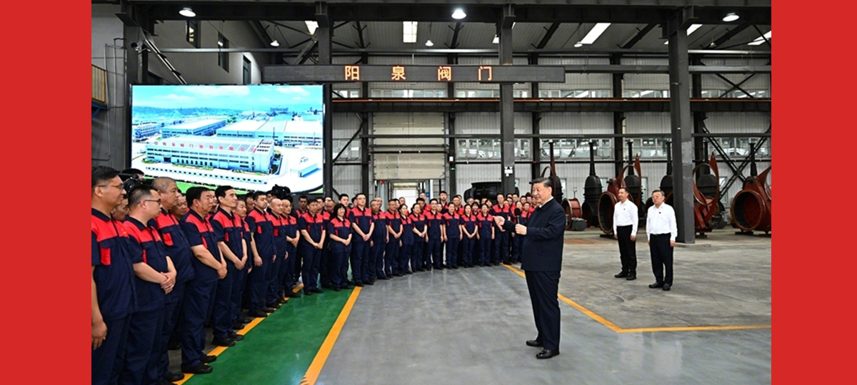 Xi Jinping inspeciona empresa de manufatura em Shanxi