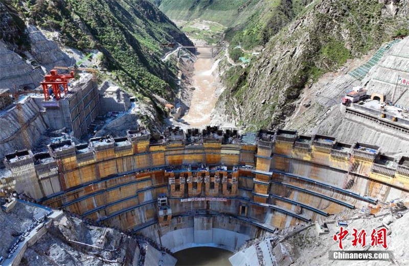 Galeria: construção da Usina Hidrelétrica Yebatan