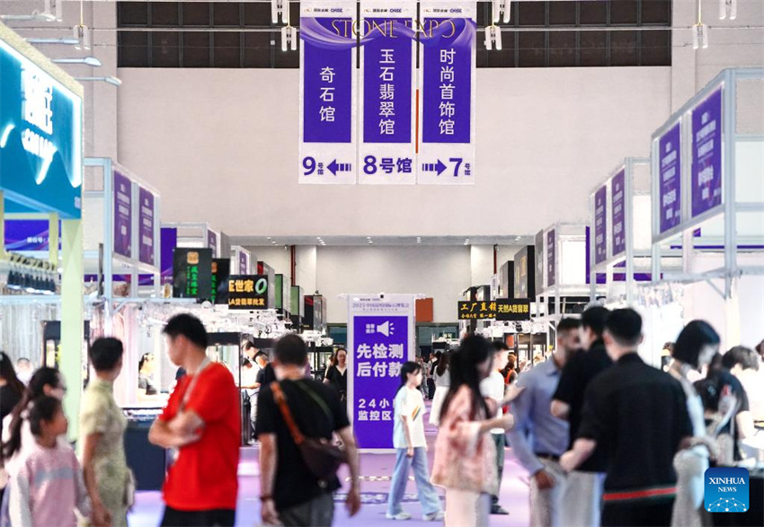 Exposição Internacional de Pedras da China (Kunming) 2025 é inaugurada em Yunnan