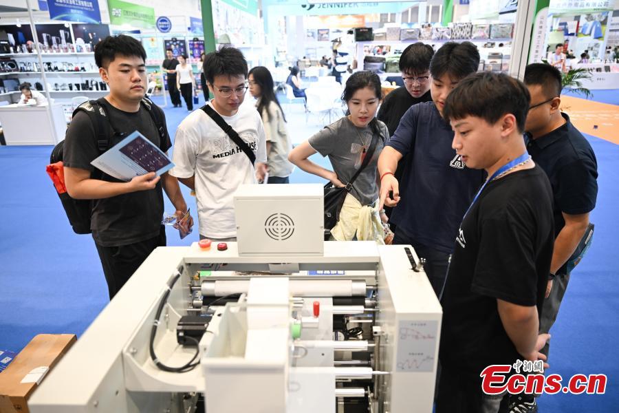 Expo Global de Comércio Eletrônico Transfronteiriço 2025 é inaugurada em Hangzhou