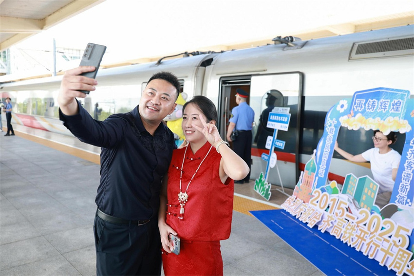 Ferrovia de alta velocidade mais ao norte da China comemora 10º aniversário