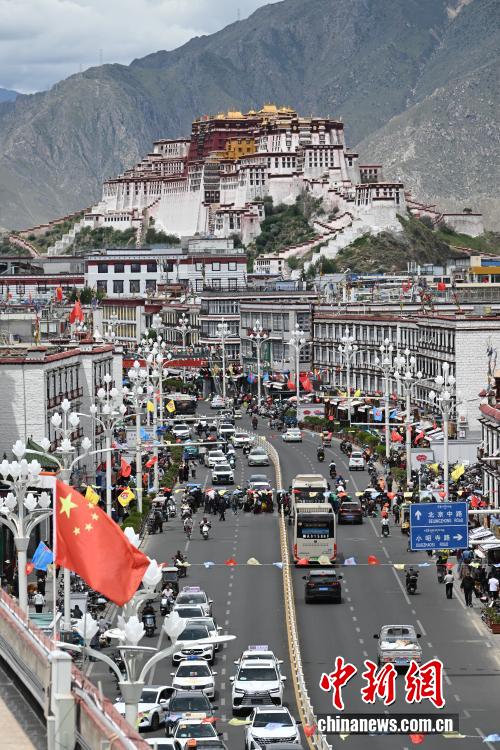 Contagem regressiva para 60º aniversário da Região Autônoma do Xizang: ruas de Lhasa ganham clima festivo