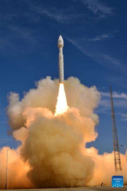 Foguete Lijian-1, da China, lança sete satélites