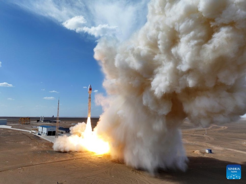 Foguete Lijian-1, da China, lança sete satélites