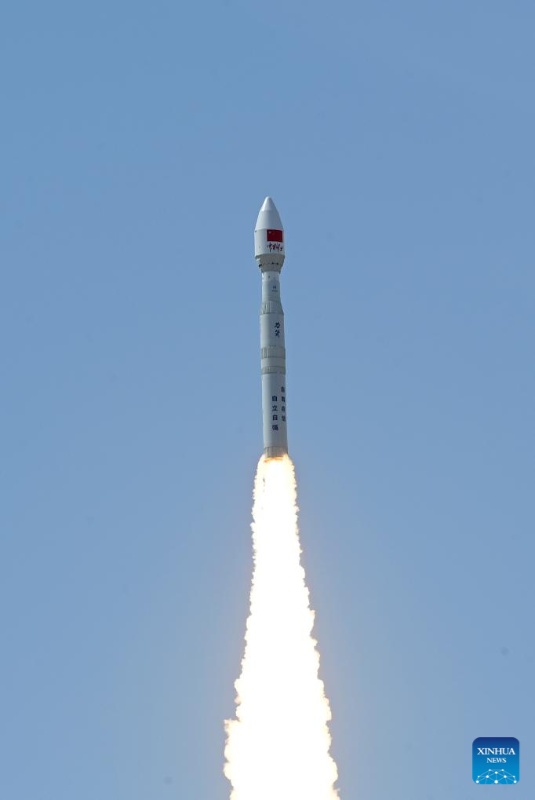 Foguete Lijian-1, da China, lança sete satélites
