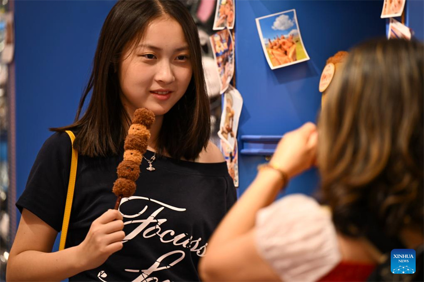 Grand Bazaar em Xinjiang entra em alta temporada turística