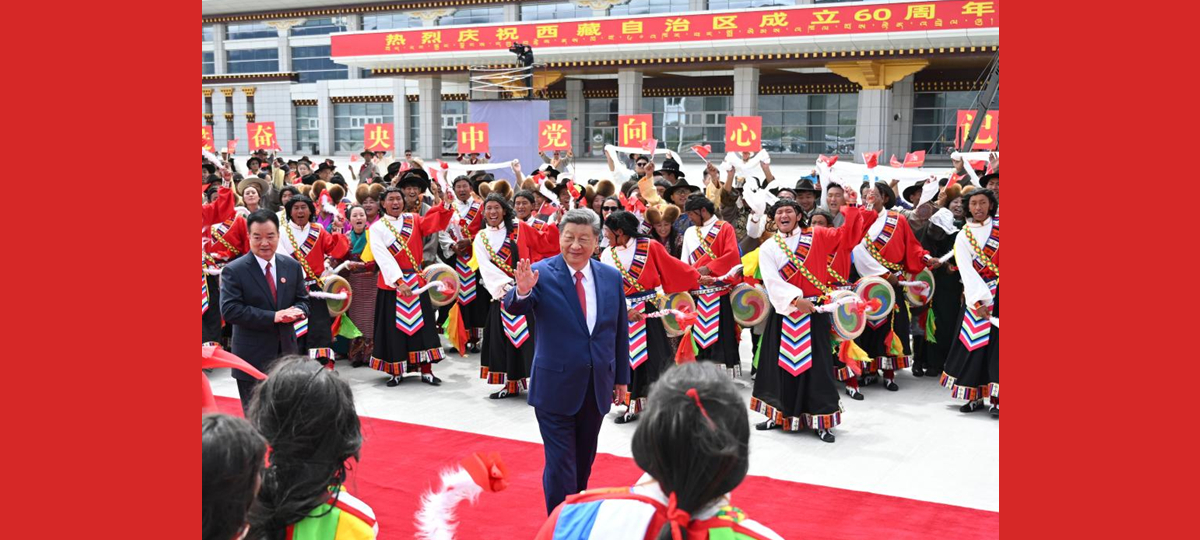 Xi Jinping deixa Xizang depois de participar das celebrações do 60º aniversário da fundação da região