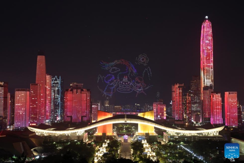 Show de drones marca 45º aniversário de Shenzhen