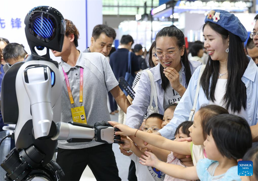 Exposição Mundial da Indústria Inteligente 2025 realizada em Chongqing, sudoeste da China