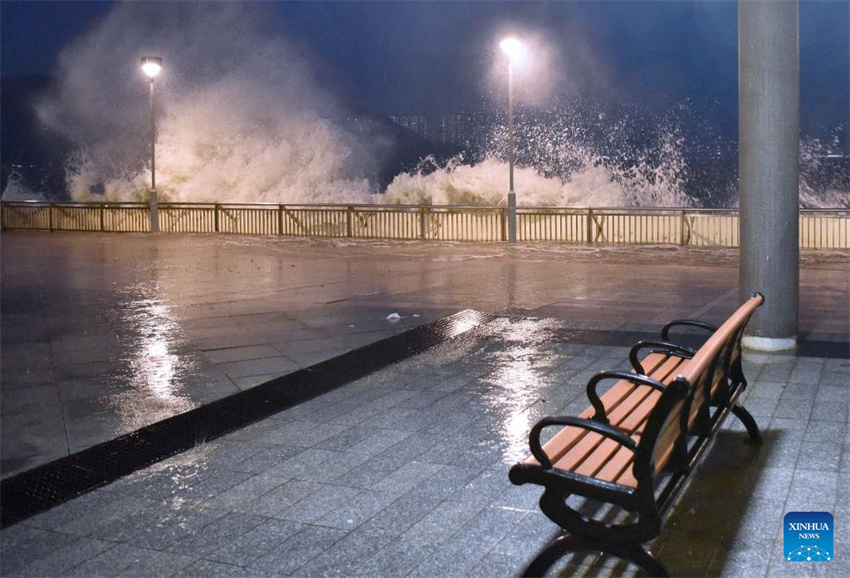 Hong Kong emite sinal de tufão nº 8 com a aproximação de Ragasa