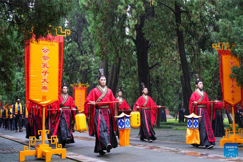 China celebra 2.576º aniversário do nascimento de Confúcio