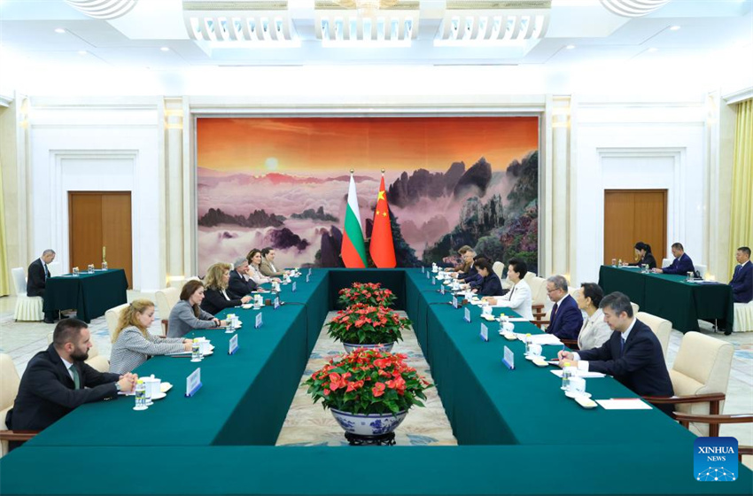 Conselheira de Estado chinesa se reúne com líderes da Bulgária, Irã e Uzbequistão