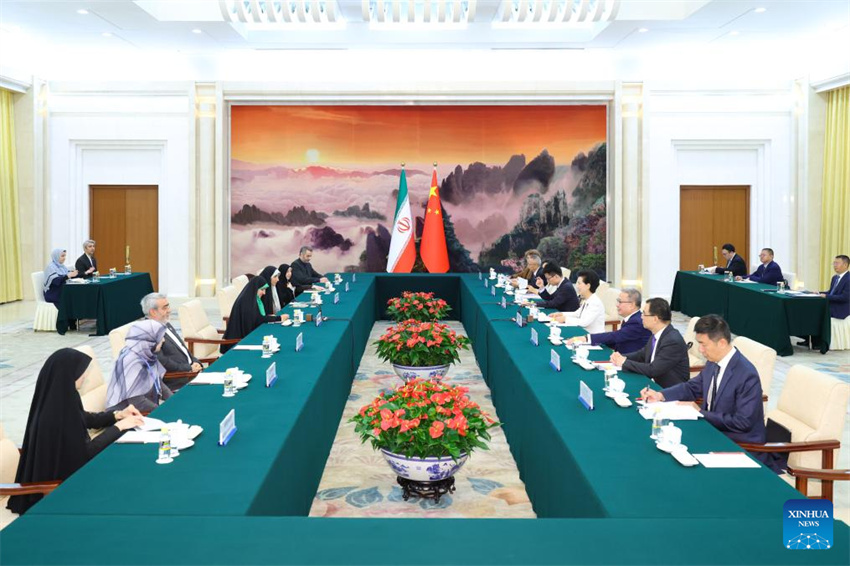 Conselheira de Estado chinesa se reúne com líderes da Bulgária, Irã e Uzbequistão